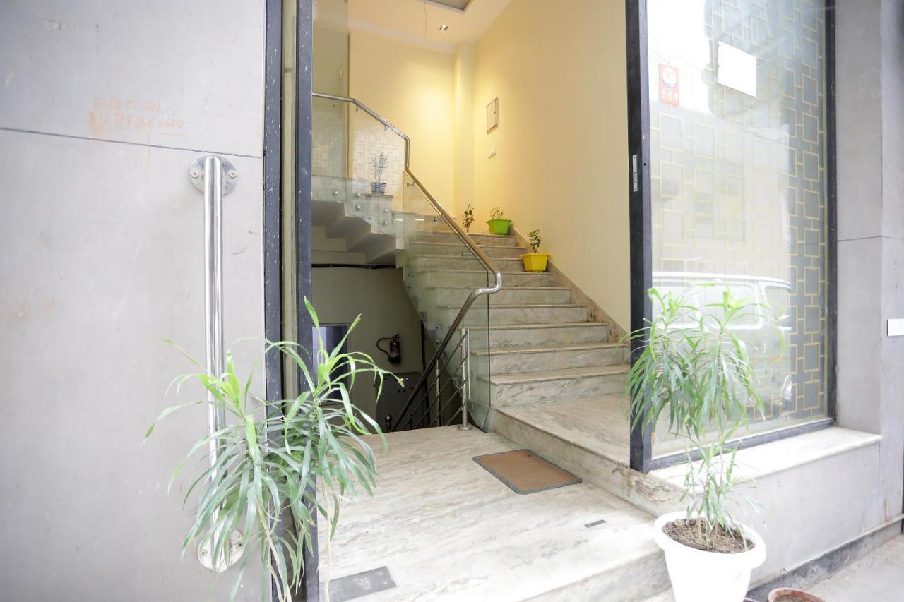 Hotel Good Vibe Near Delhi Igi Airport New Delhi Exteriör bild