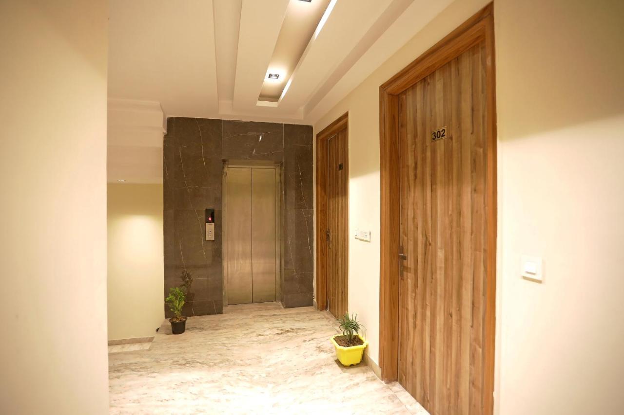 Hotel Good Vibe Near Delhi Igi Airport New Delhi Exteriör bild