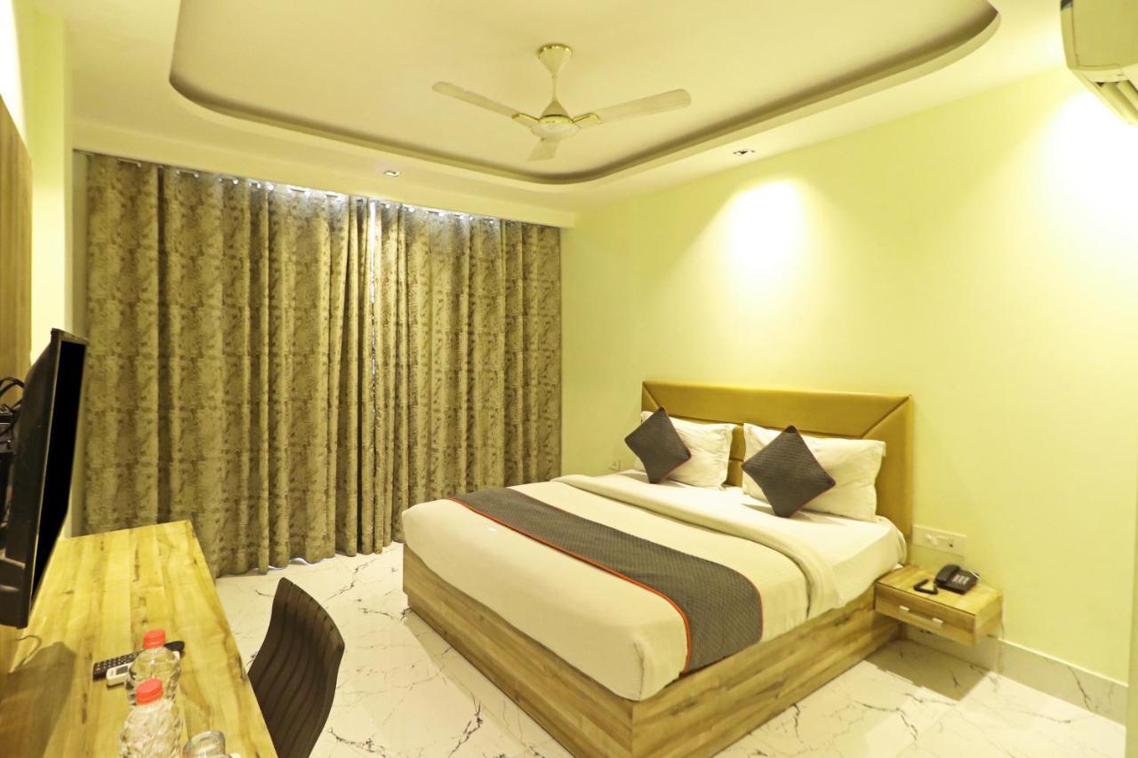 Hotel Good Vibe Near Delhi Igi Airport New Delhi Exteriör bild
