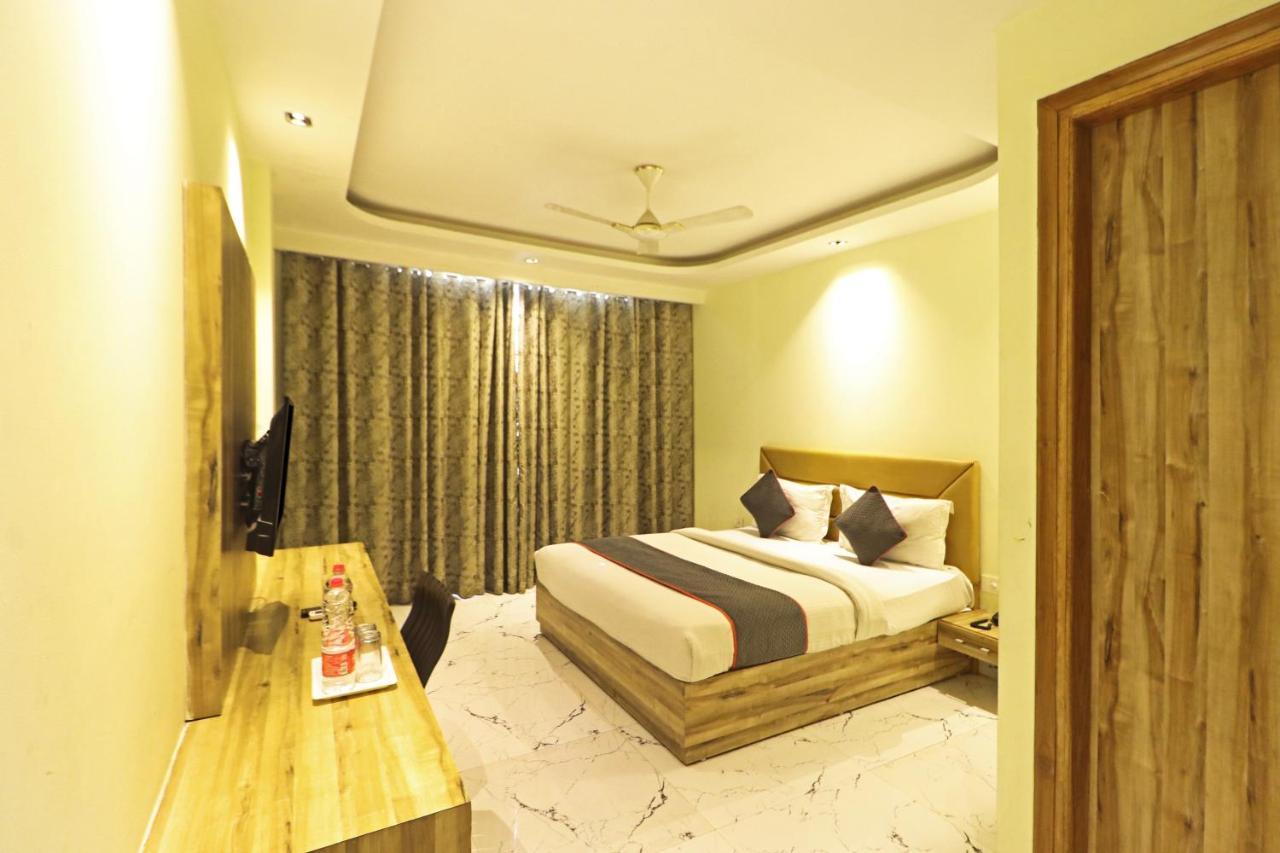 Hotel Good Vibe Near Delhi Igi Airport New Delhi Exteriör bild