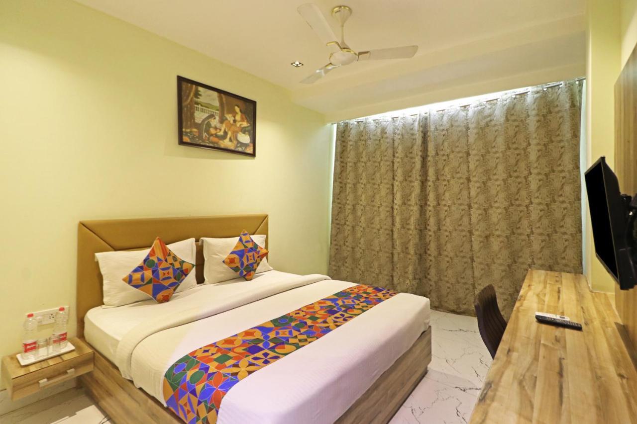 Hotel Good Vibe Near Delhi Igi Airport New Delhi Exteriör bild