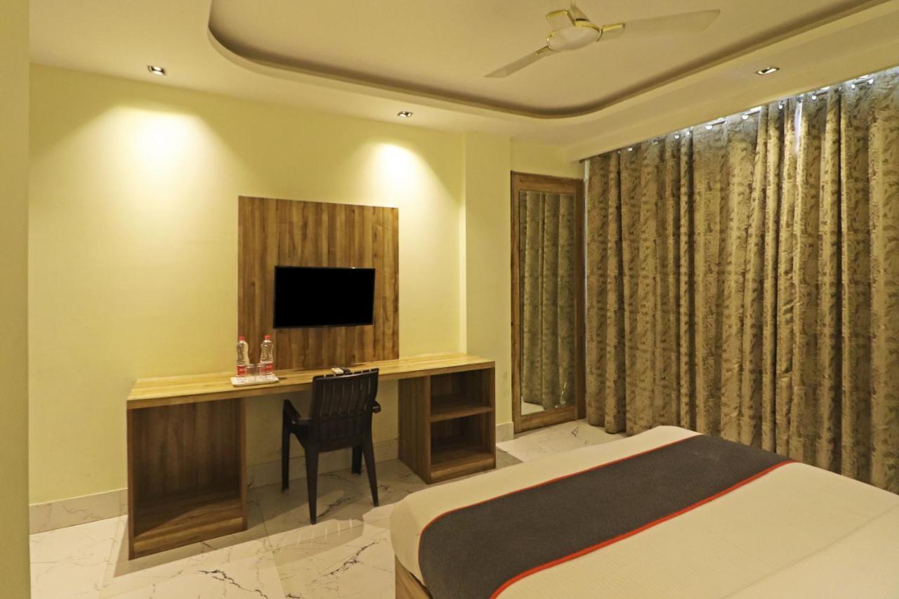 Hotel Good Vibe Near Delhi Igi Airport New Delhi Exteriör bild