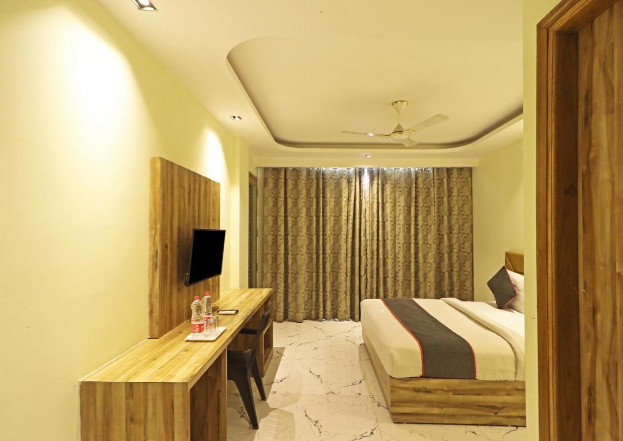Hotel Good Vibe Near Delhi Igi Airport New Delhi Exteriör bild