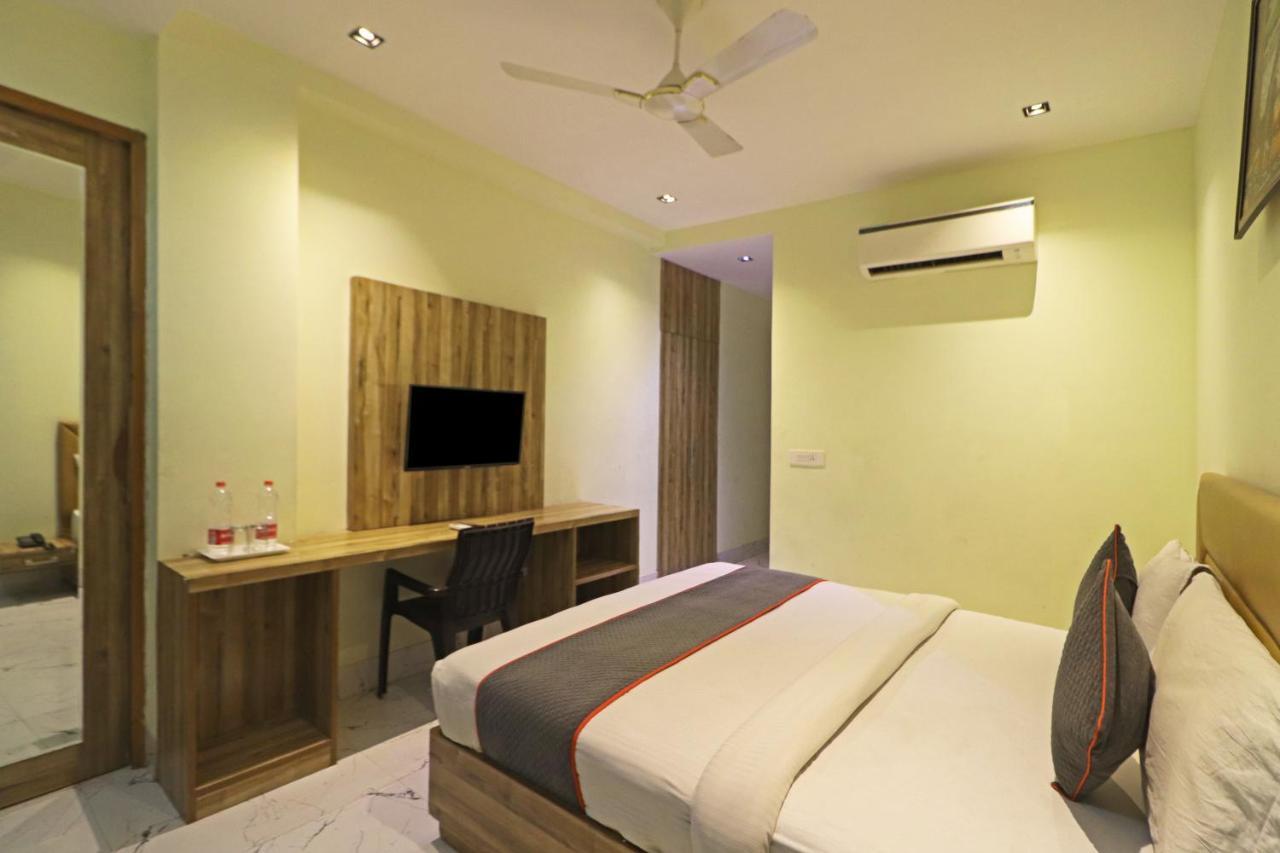 Hotel Good Vibe Near Delhi Igi Airport New Delhi Exteriör bild