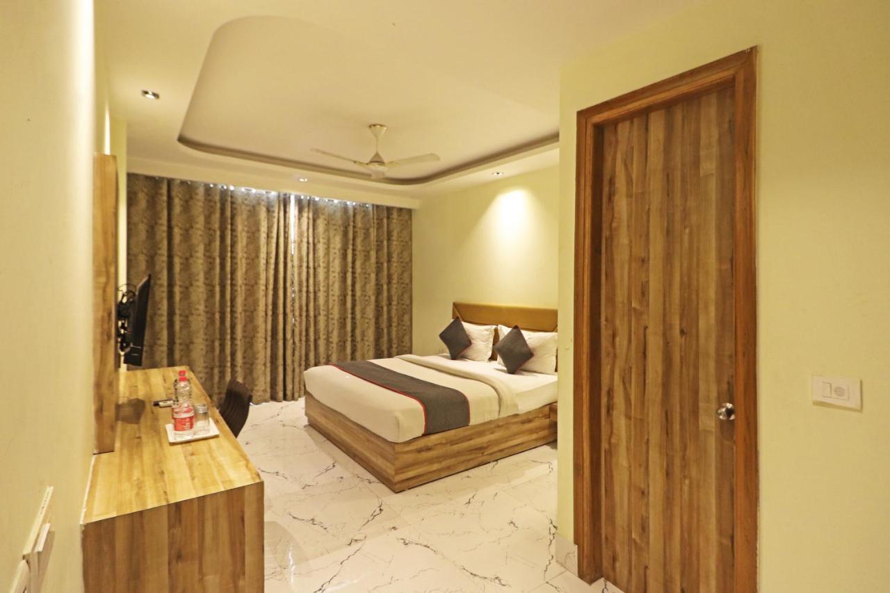 Hotel Good Vibe Near Delhi Igi Airport New Delhi Exteriör bild