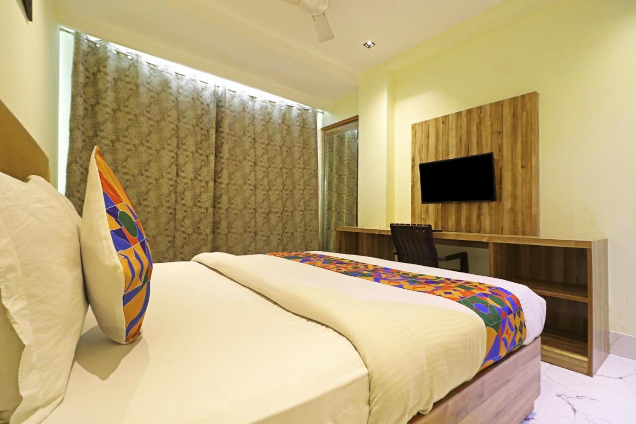 Hotel Good Vibe Near Delhi Igi Airport New Delhi Exteriör bild